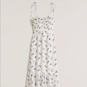 NWT Abercrombie Tiered Smocked Midi Dress